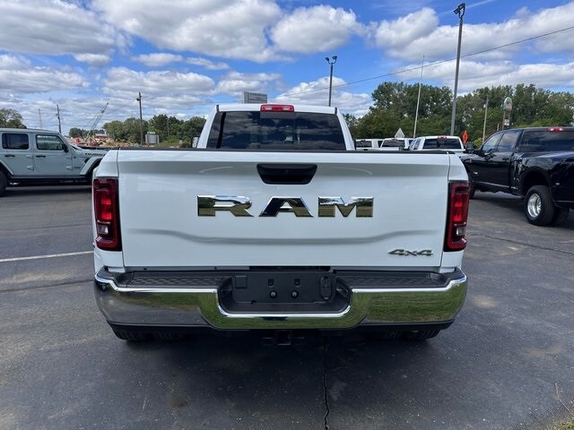 2025 Ram 3500 Tradesman photo 4