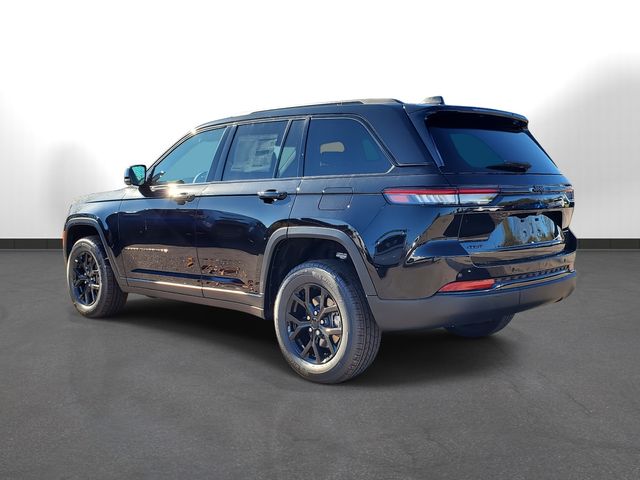 2025 Jeep Grand Cherokee Altitude photo 3