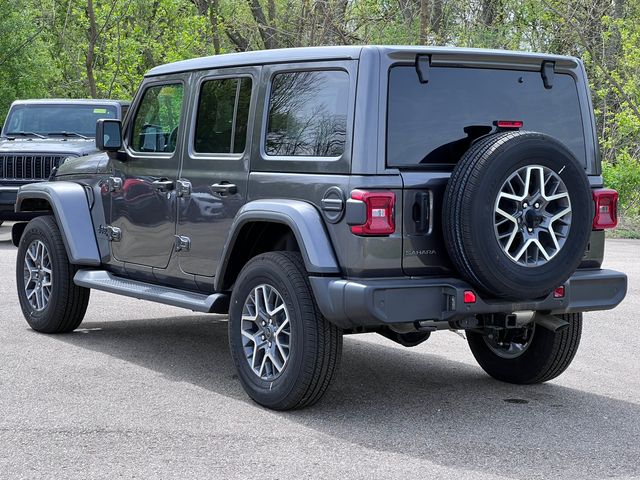 2025 Jeep Wrangler 4-Door Sahara - Photo 11