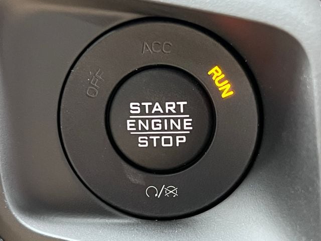 2025 Jeep Wrangler 4-Door Sahara - Photo 28
