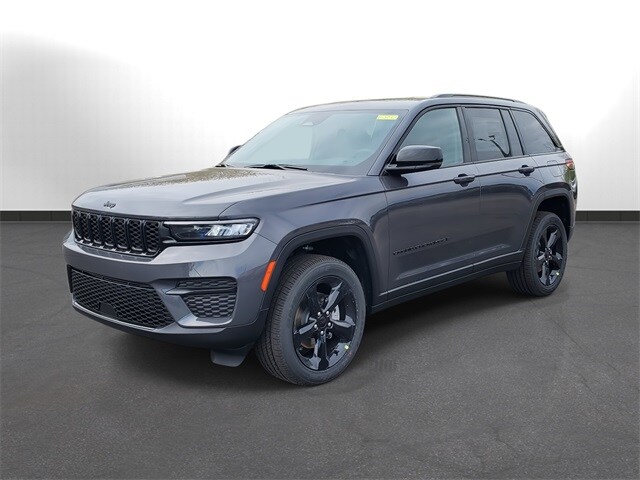 2025 Jeep Grand Cherokee Altitude photo 4