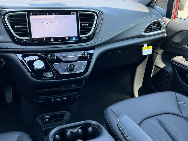 2026 Chrysler Pacifica Select - Photo 31