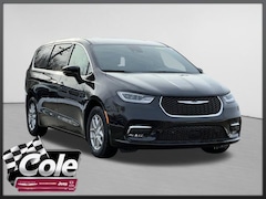 2026 Chrysler Pacifica SELECT Passenger Van