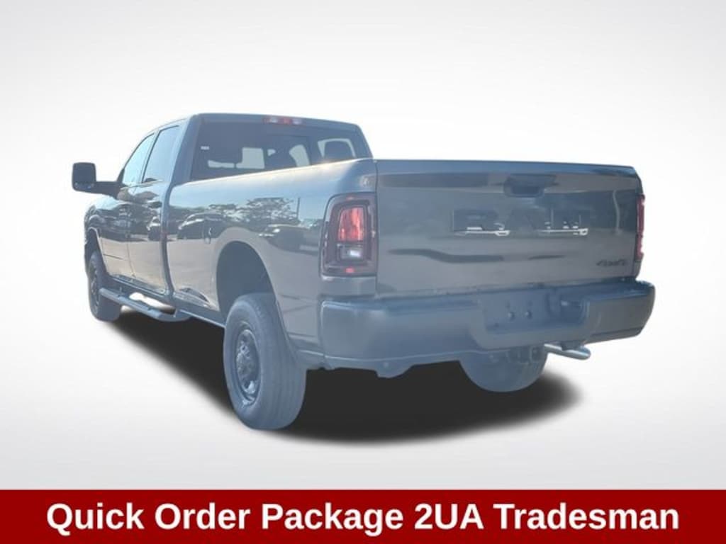 New 2026 Ram 2500 TRADESMAN CREW CAB 4X4 8' BOX Pickup