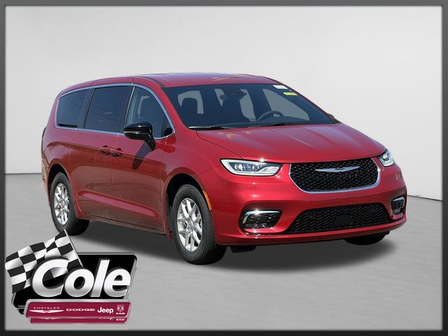 2026 Chrysler Pacifica Select's photo