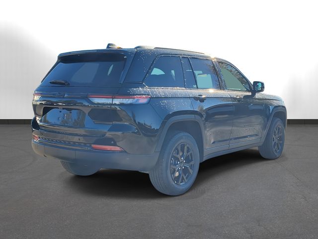 2025 Jeep Grand Cherokee Altitude photo 2