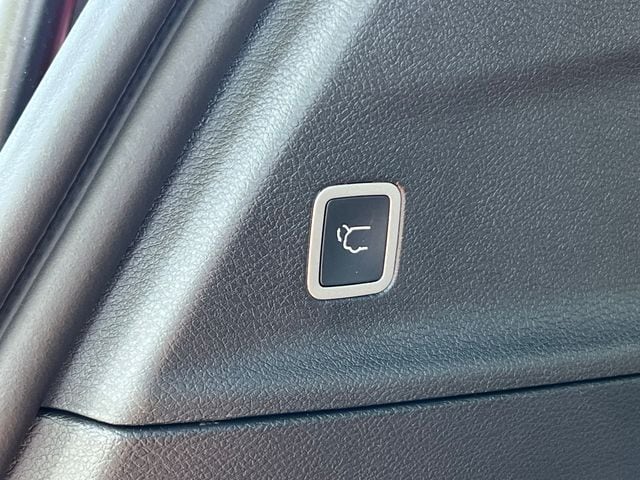 2026 Chrysler Pacifica Select - Photo 38