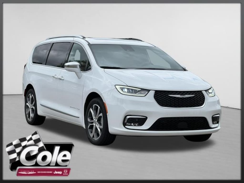 Used 2024 Chrysler Pacifica Pinnacle Minivan/Van