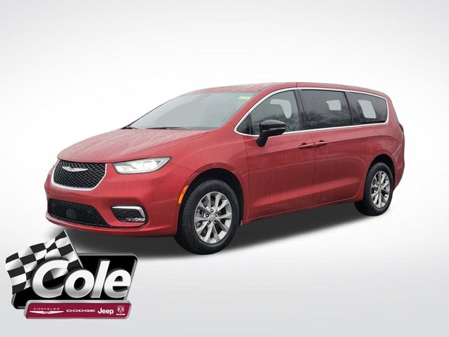 2026 Chrysler Pacifica Limited's photo