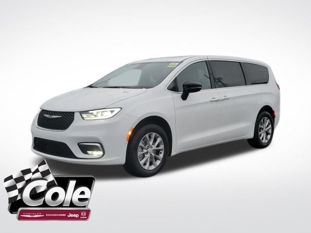 2026 Chrysler Pacifica Passenger Van 