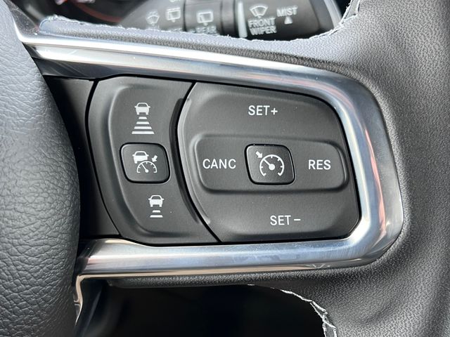 2025 Jeep Wrangler 4-Door Sahara - Photo 23