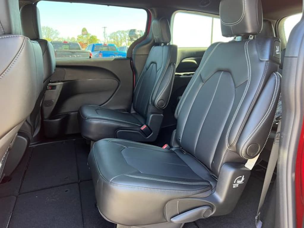 New 2026 Chrysler Pacifica SELECT AWD Passenger Van