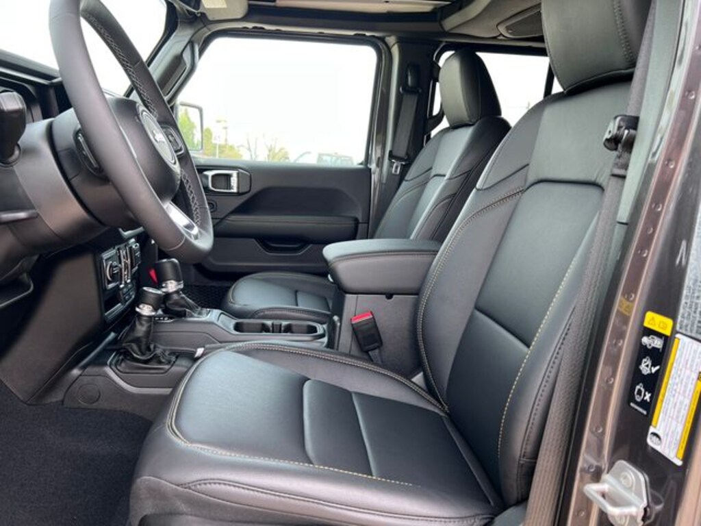 New 2025 Jeep Wrangler 4-DOOR SAHARA Sport Utility