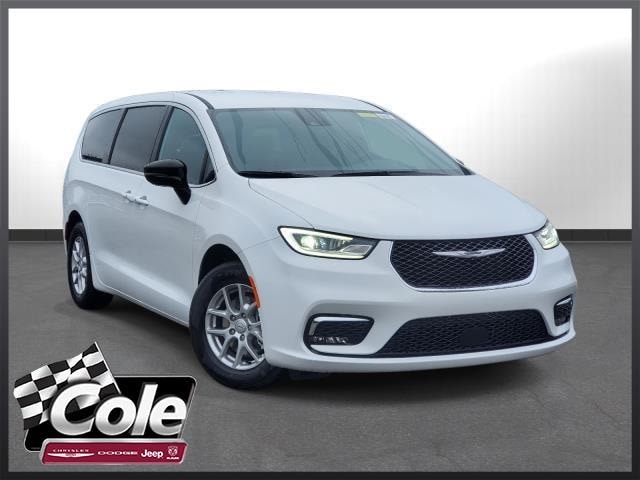 2026 Chrysler Pacifica Passenger Van 