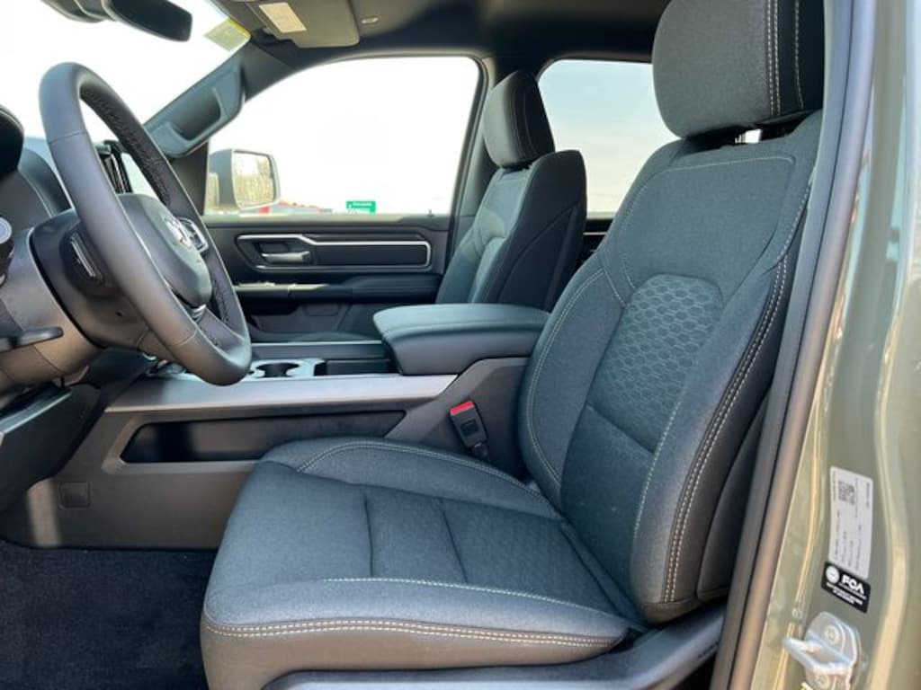 New 2026 Ram 1500 BIG HORN CREW CAB 4X4 5'7 BOX Pickup