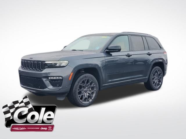 2024 Jeep Grand Cherokee Summit's photo
