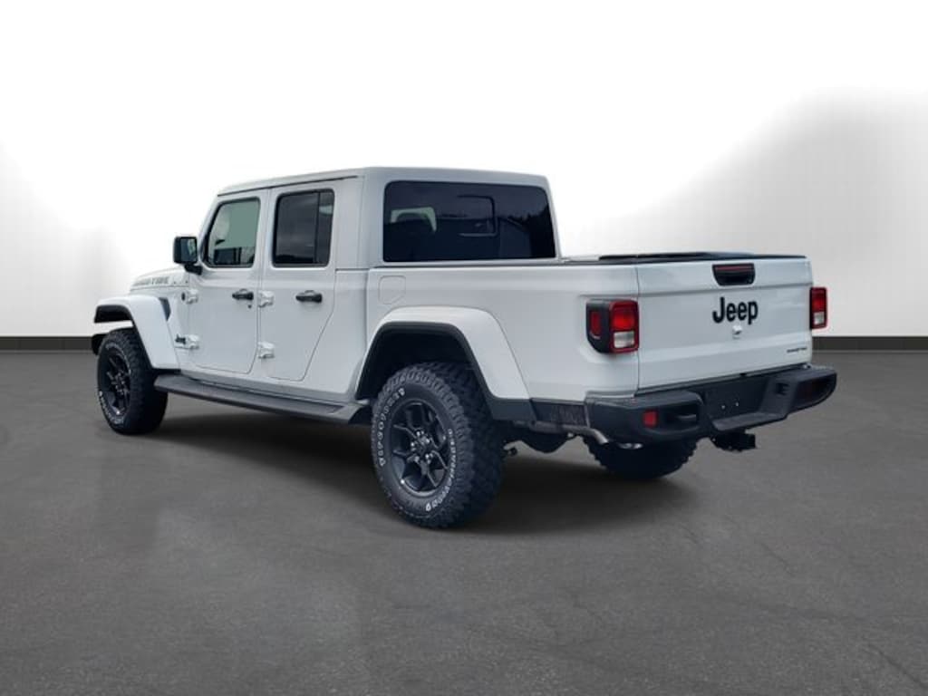 New 2025 Jeep Gladiator HIGH TIDE 4X4 Pickup