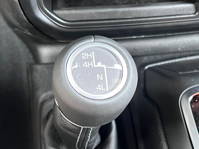 2025 Jeep Wrangler 4-Door Sahara - Photo 30