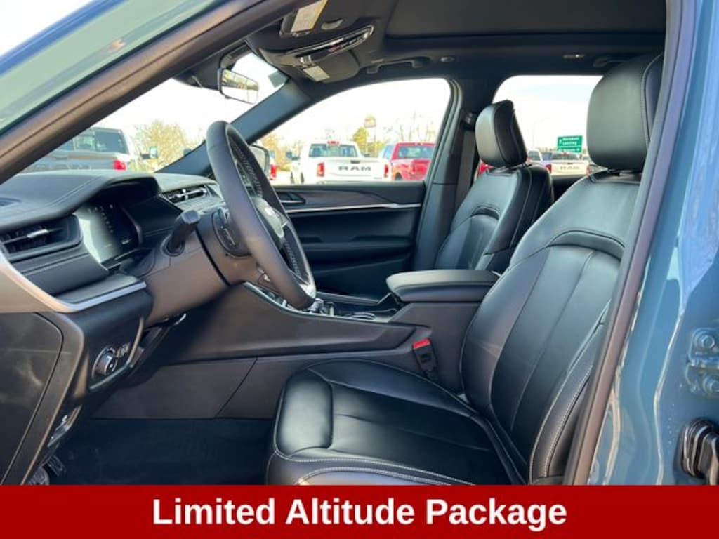 New 2026 Jeep Grand Cherokee LIMITED 4X4 Sport Utility