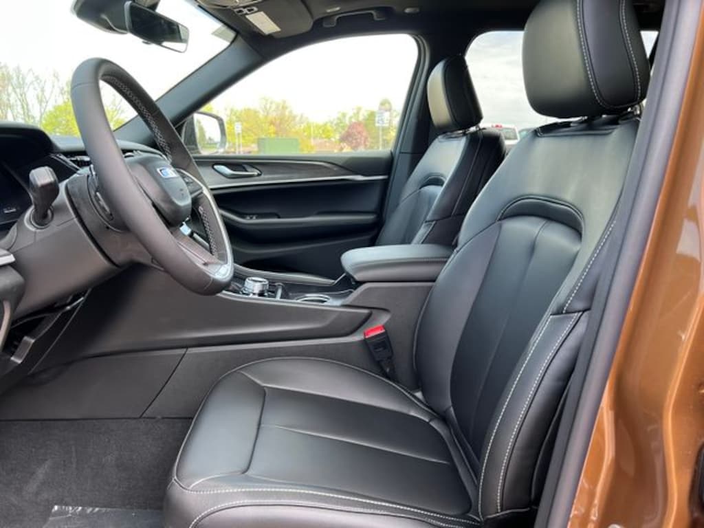 New 2026 Jeep Grand Cherokee L LIMITED 4X4 Sport Utility