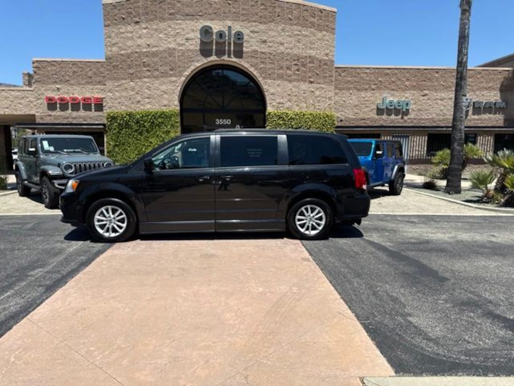Used 2016 Dodge Grand Caravan SXT Van