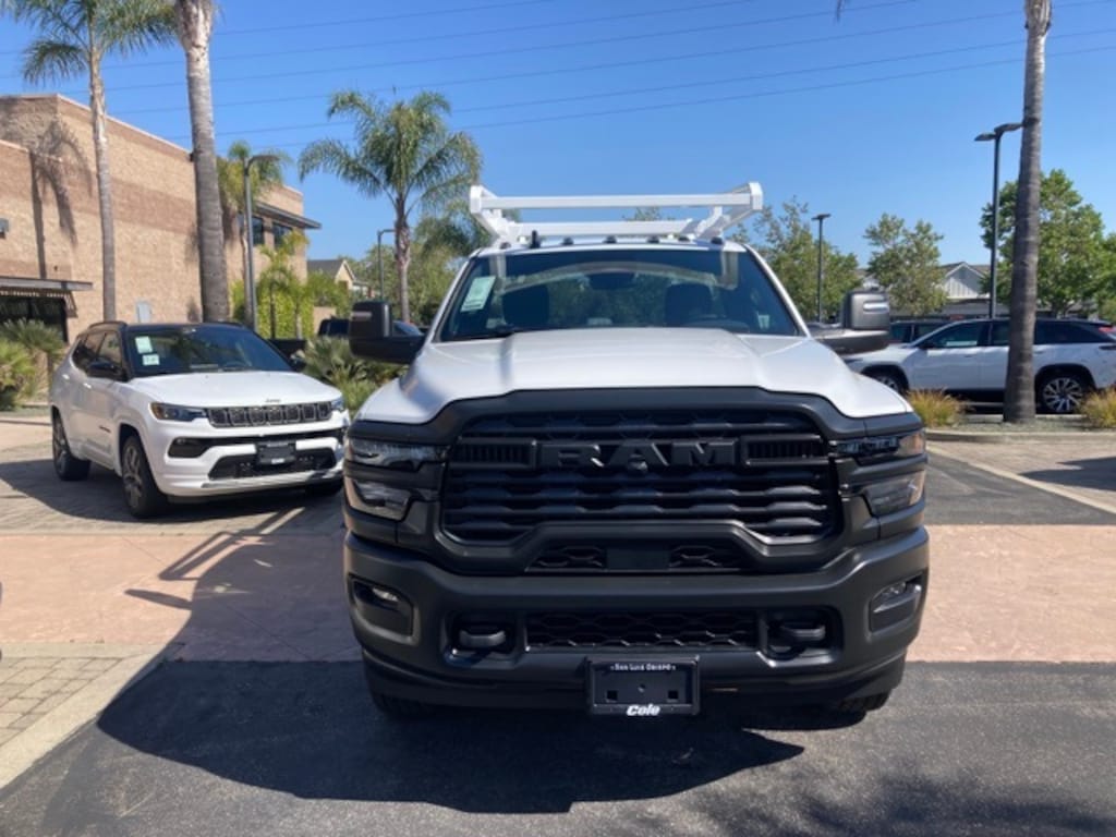 New 2025 Ram 3500 Chassis Cab 3500 TRADESMAN CHASSIS REGULAR CAB 4X4 60' CA Pickup