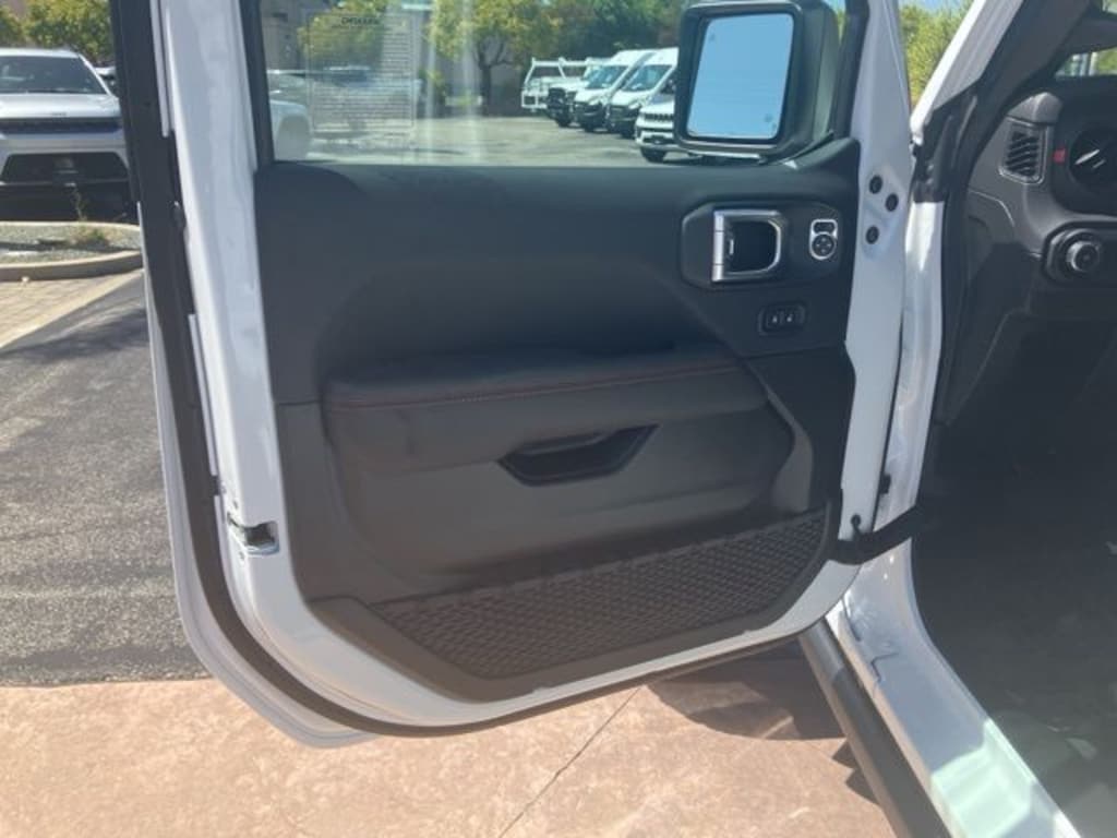 New 2026 Jeep Wrangler 4-DOOR RUBICON X Sport Utility