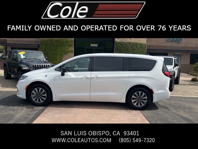 2024 Chrysler Pacifica PHEV Select