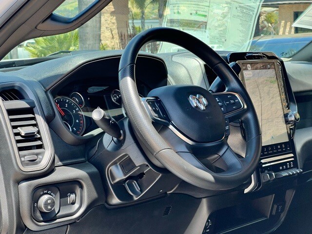 2025 Ram 2500 Tradesman photo 2