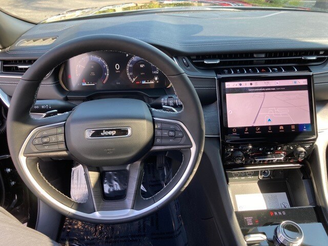 2025 Jeep Grand Cherokee Limited photo 4