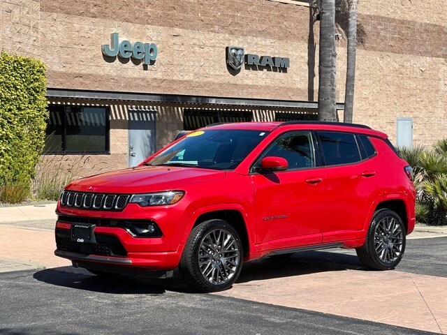 2023 Jeep Compass Limited photo 3