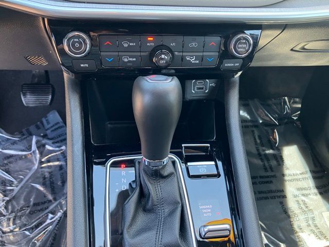 2025 Jeep Compass Limited - Photo 16