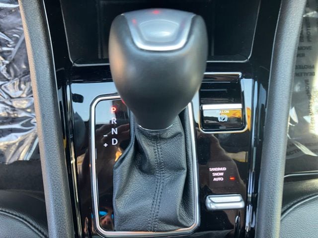 2025 Jeep Compass Limited - Photo 17
