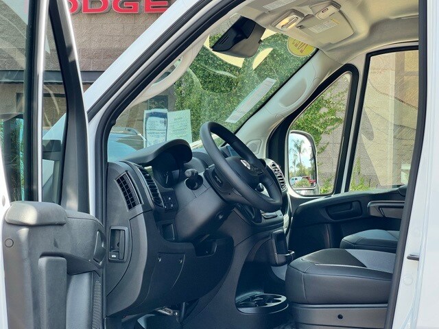 2025 Ram ProMaster 2500 Cargo Van photo 2
