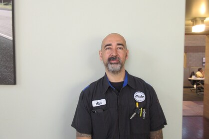 Staff member Alex Vasquez from ID_28401d243cc8