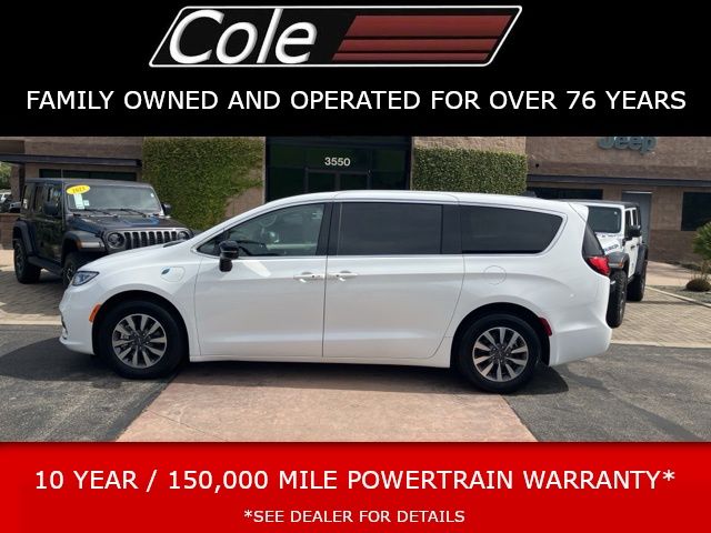 2024 Chrysler Pacifica PHEV Select