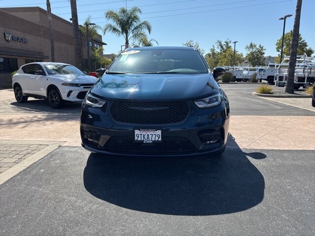 2024 Chrysler Pacifica Limited photo 3