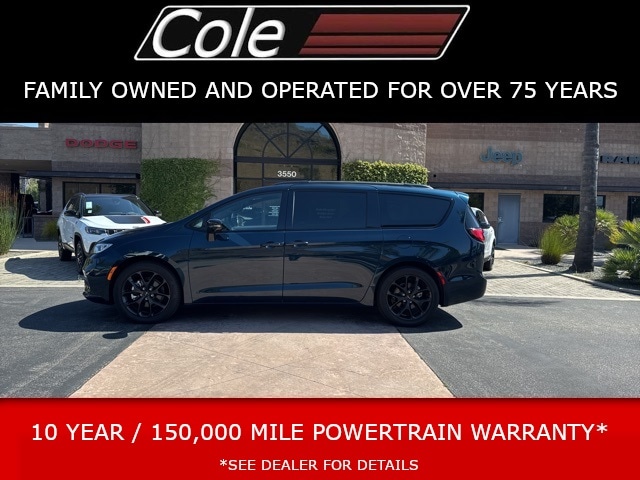 2024 Chrysler Pacifica Van Passenger Van 