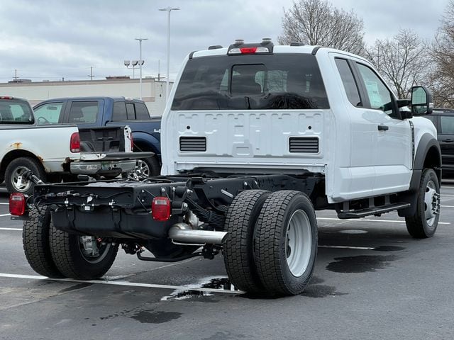 2025 Ford F-450 Super Duty Chassis Cab XL - Photo 31