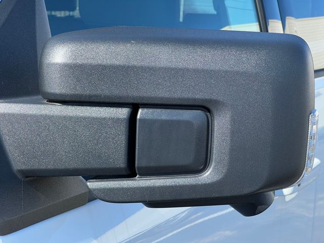 2025 Ford F-150 Lightning Flash - Photo 42