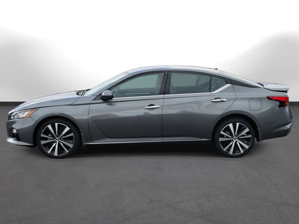 Used 2022 Nissan Altima 2.5 Platinum Sedan