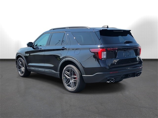2025 Ford Explorer ST photo 3