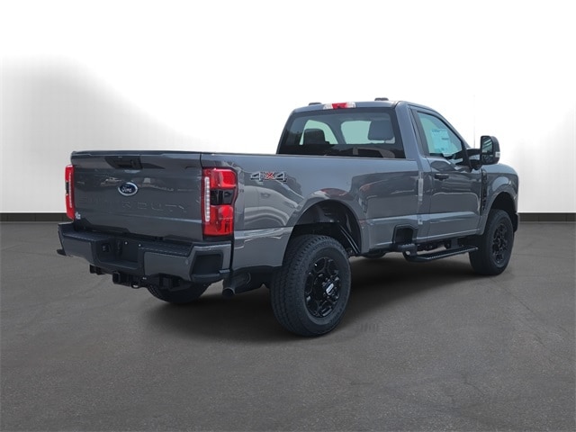 2025 Ford F-350 XL photo 4