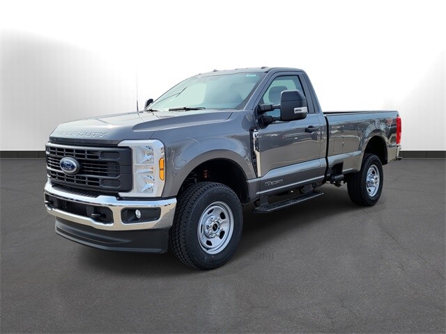 2025 Ford F-350 XL photo 2