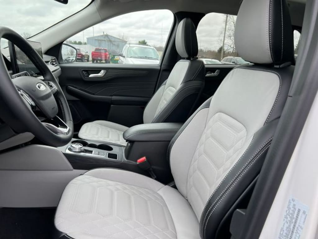 New 2024 Ford Escape Base SUV