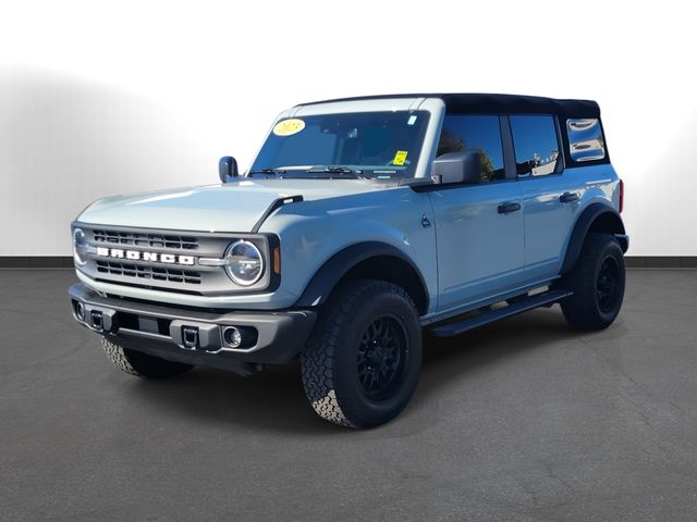 2023 Ford Bronco Black Diamond photo 3