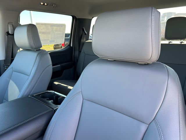 2025 Ford F-150 Lightning Flash - Photo 15