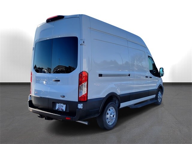 2024 Ford Transit photo 4