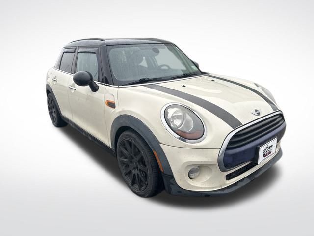 2016 Mini Cooper 4 Door Hardtop photo 3