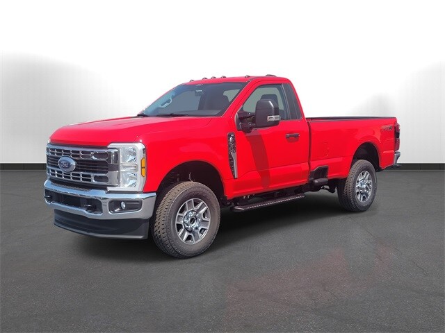 2025 Ford F-350 XLT photo 2